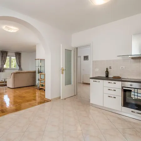 Filip1 Apartment